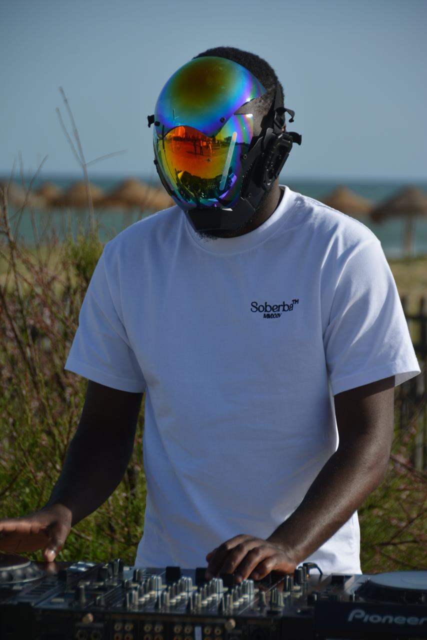 Signature T-Shirt